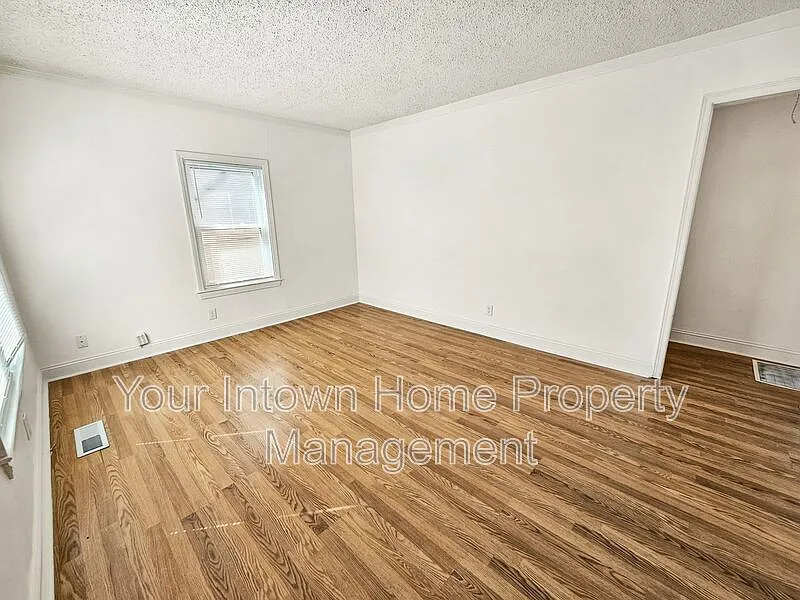 2 bed, 2.0 bath, 1128 sqft, $2,100 — Photo 2