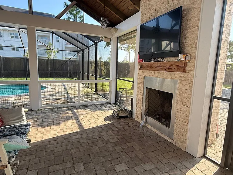154 Delbert Ln — Photo 2