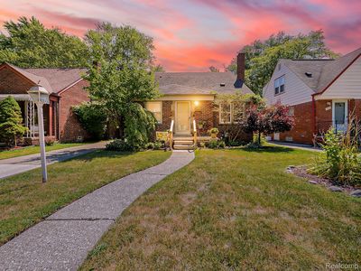 19226 Eastborne St, Harper Woods, MI, 48225