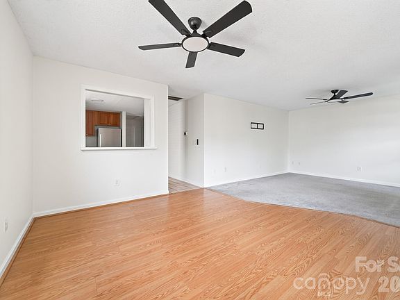 4th image of 524 Jakes Ridge Ln
