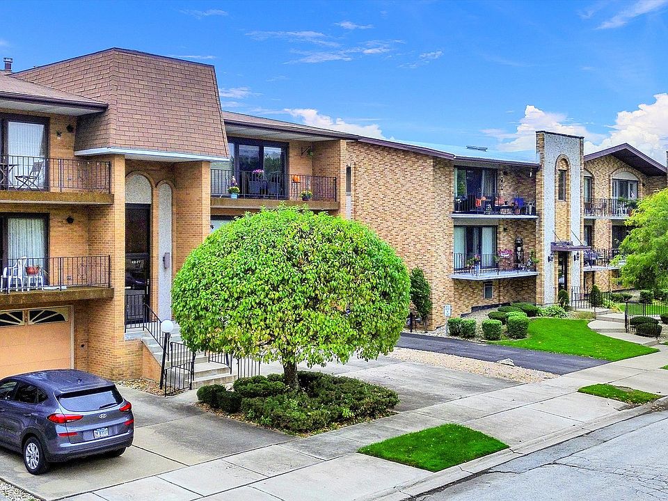 1st image of 4029 W 93rd Pl APT 2E