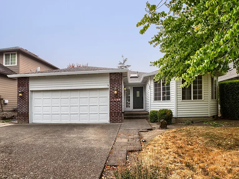 13189 SW 154th Ave — Photo 3