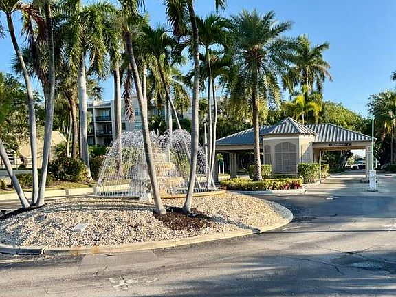 3rd image of 21 Royal Palm Way #2020