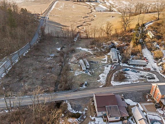 2nd image of 1666 Urban Rd