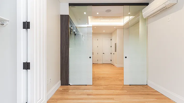 Rented by Nooklyn NYC LLC | media 36