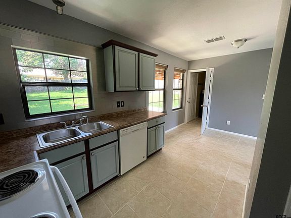 5th image of 1515 Bowie Dr