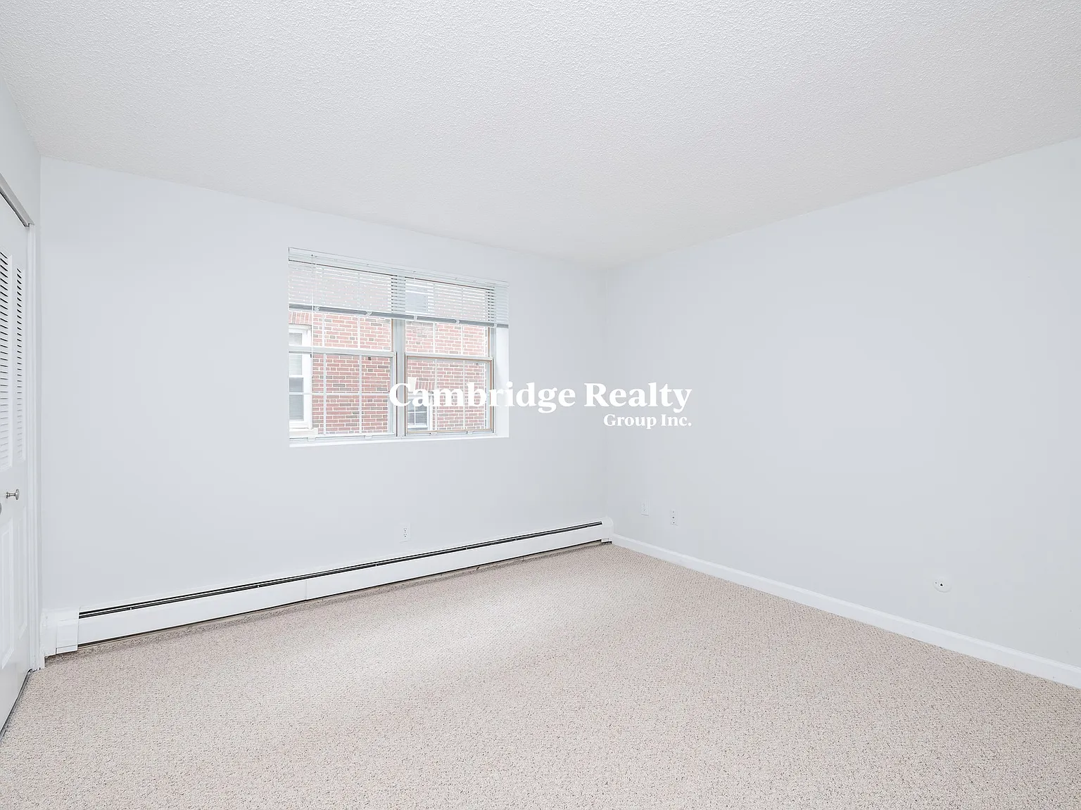 2 bed, 1.0 bath, 890 sqft, $3,300 — Photo 3