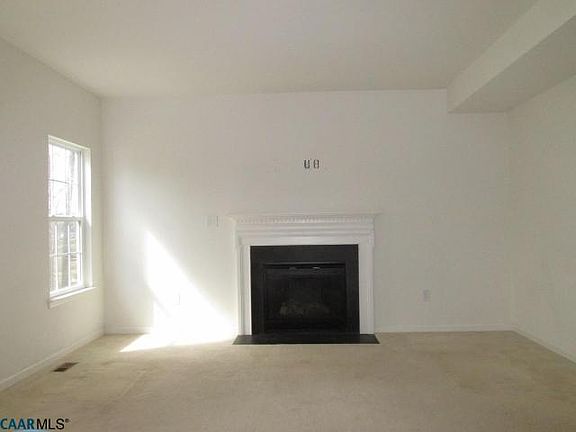 4th image of 474 Justin Dr