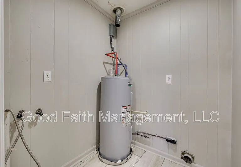 1813 Alder Dr — Photo 33