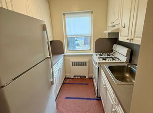225 Arlo Rd #1AA, Staten Island, NY 10301