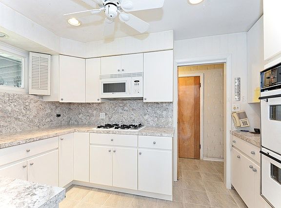 2nd image of 9129 Kildare Ave