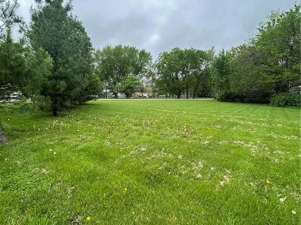 102 W Lawrence St, Kearney, MO 64060