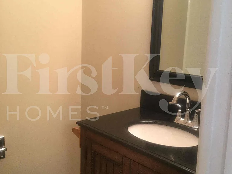 687 SW Heather St — Photo 31
