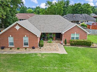 908 Deerfield Ct, Russellville, AR 72801