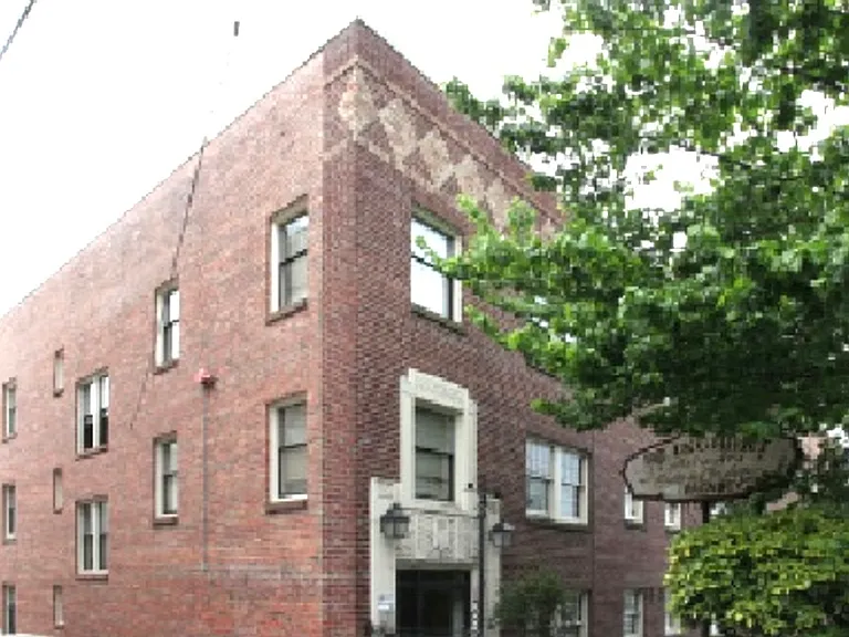 The St. Ingbert Apartments — Photo 4