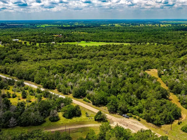 1470 22 Hills Rd, Gause, TX 77857