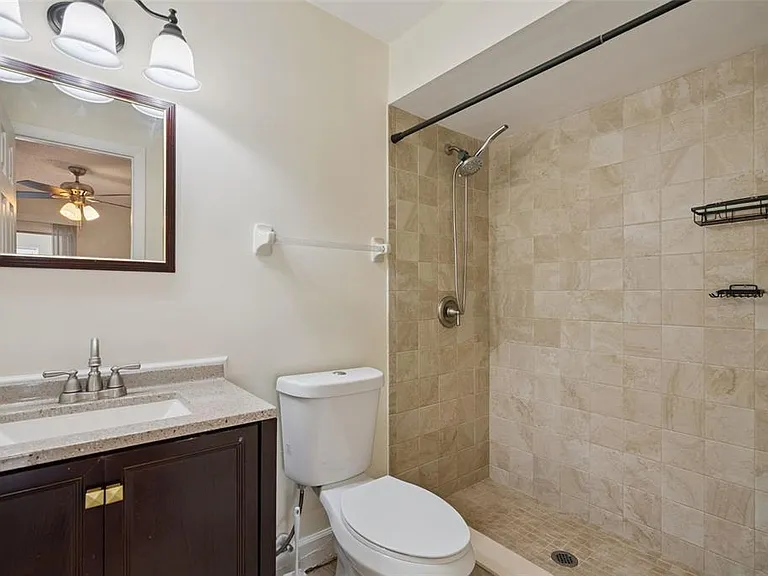2725 Mayer St — Photo 19