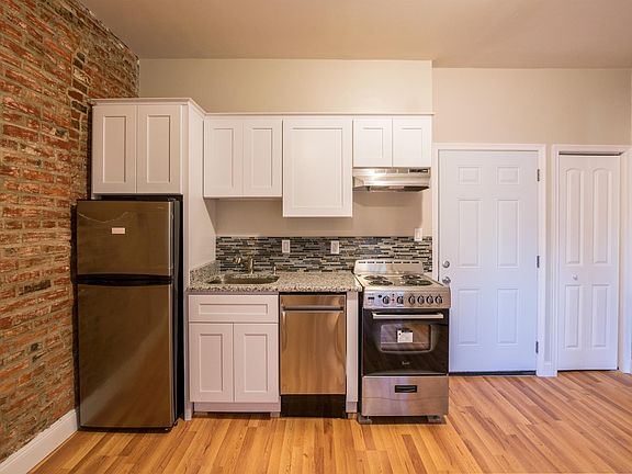 2nd image of 1126 E Passyunk Ave Unit 3