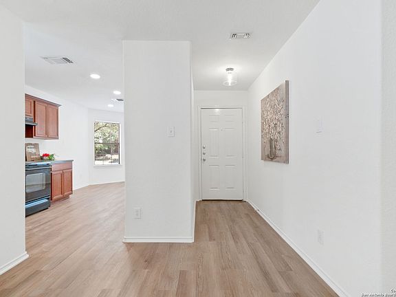 4th image of 3421 Whisper Bluff