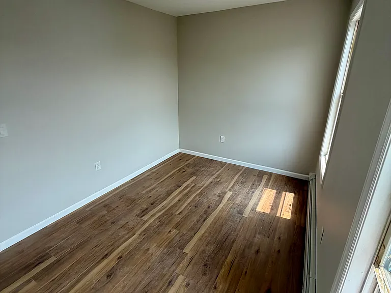 263 Griffith St #2 — Photo 17