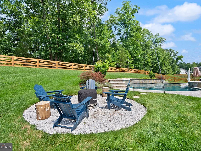 23297 Hastings Ridge Ct — Photo 45