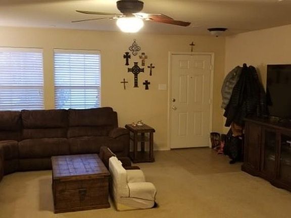 4th image of 535 Silver Leaf Dr