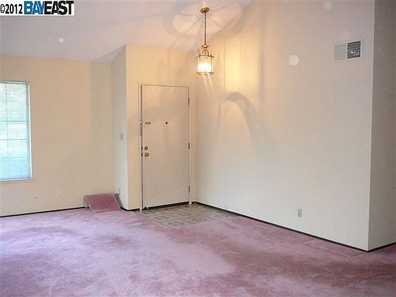 4th image of 4112 Hanford St
