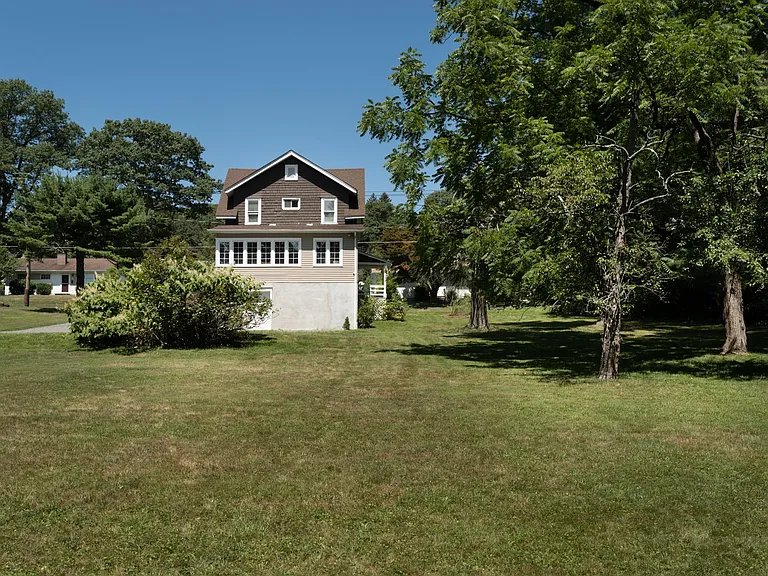 55 Kinney Ave — Photo 10