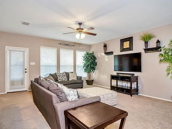 4th image of 15637 Gatehouse Dr