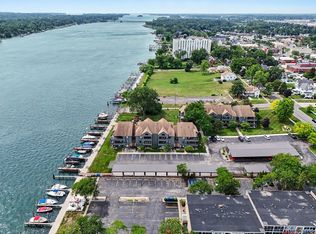 2445 Riverside Dr APT 304, Trenton, MI 48183