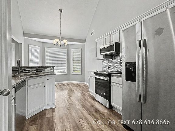 5th image of 80 Rivercrest Ln