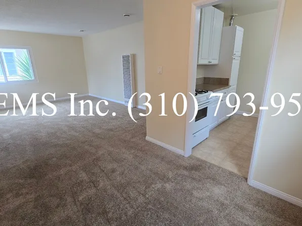 Bright Upstairs 1 Bedroom Apartment w/ Shared Garage Parking, 8926 Ramsgate Ave, Los Angeles, CA 90045