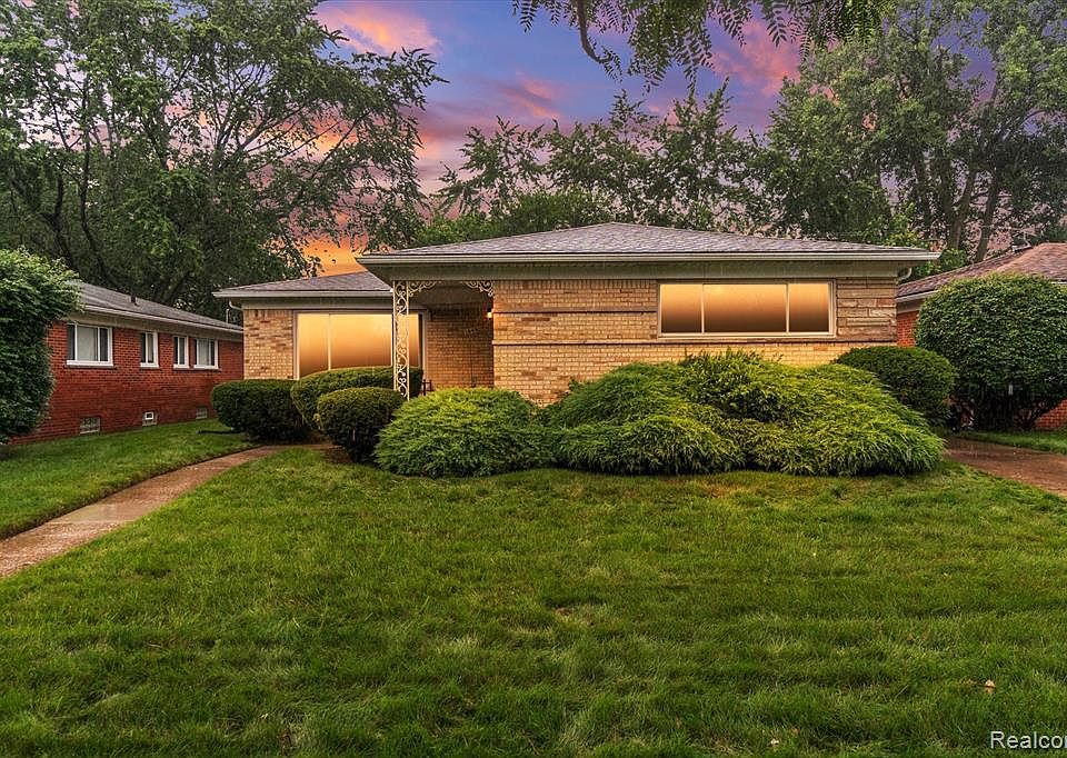 1st image of 14440 Elm Ave