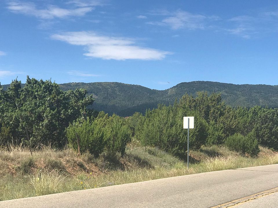 2nd image of La Madera Rd