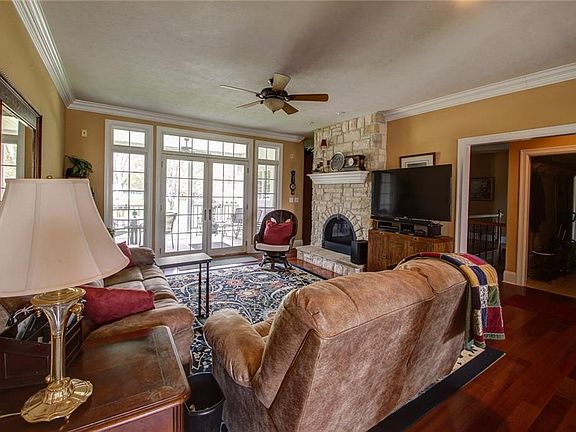 4th image of 2494 Turf Way
