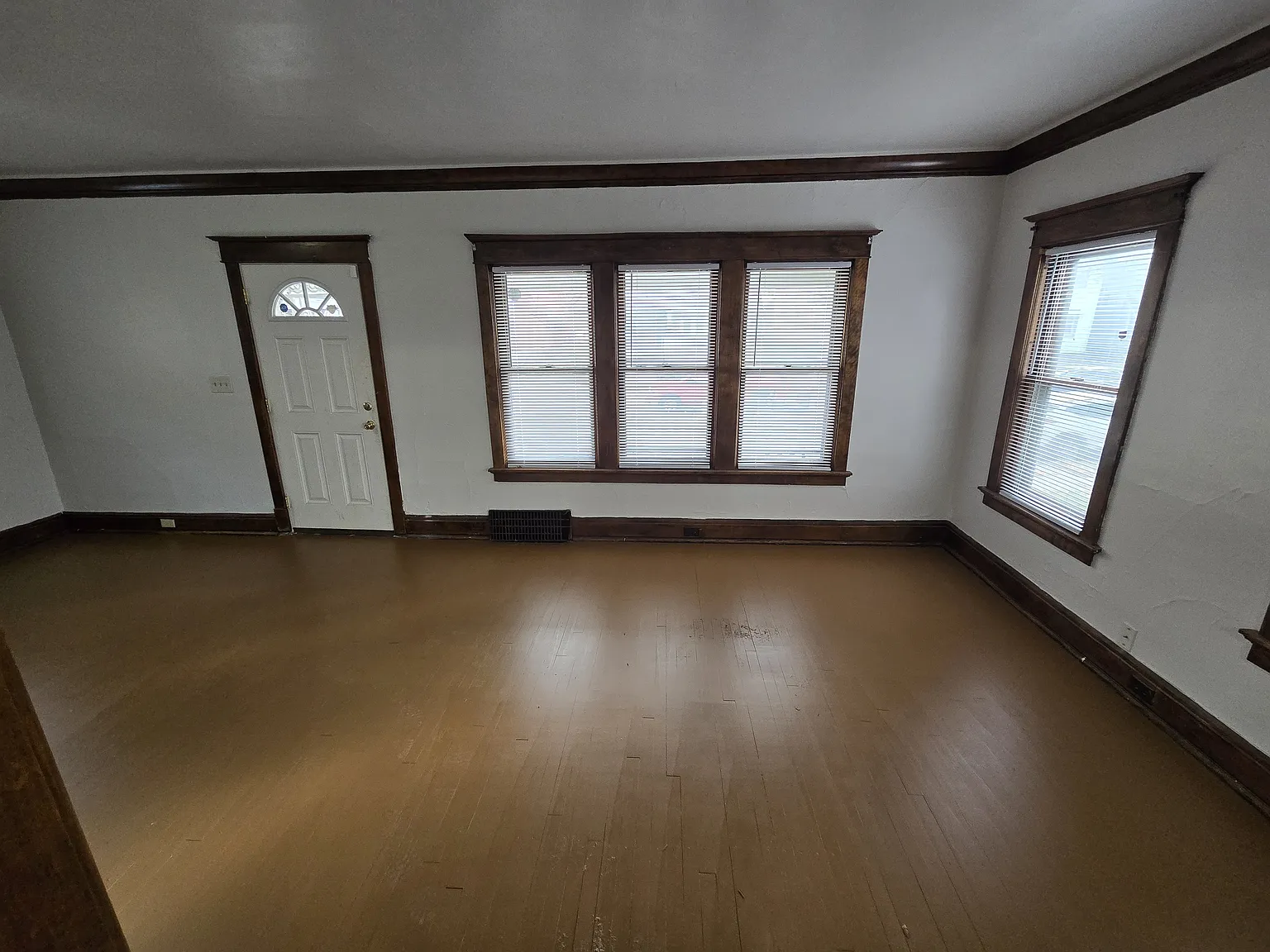 3 bed, $1,700 — Photo 3