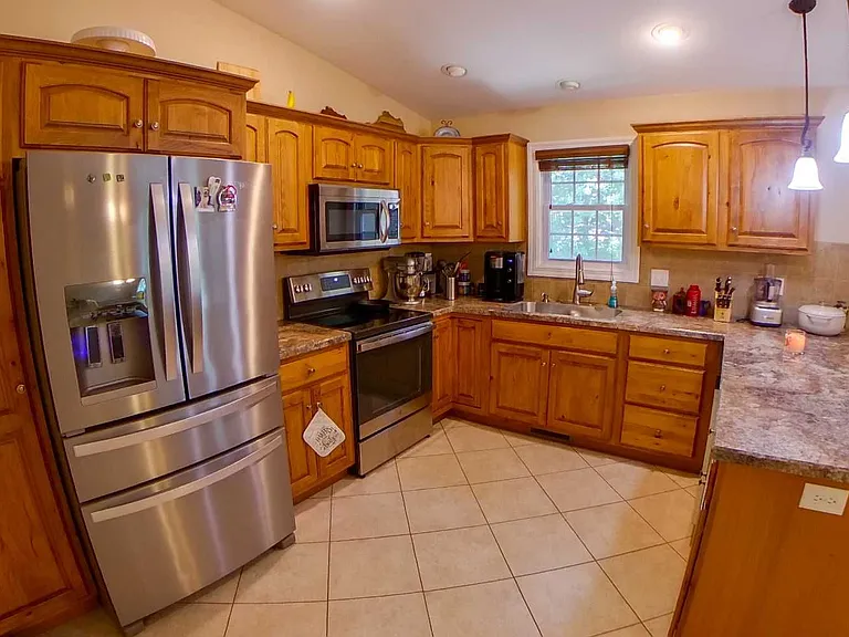 1048 Highland Ridge Dr — Photo 1