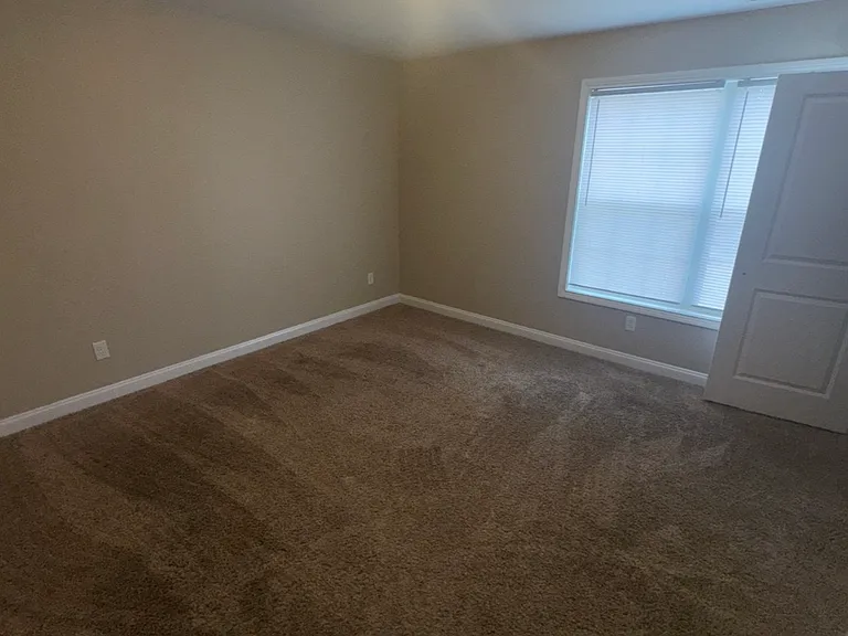 114 Stephen Dr — Photo 38