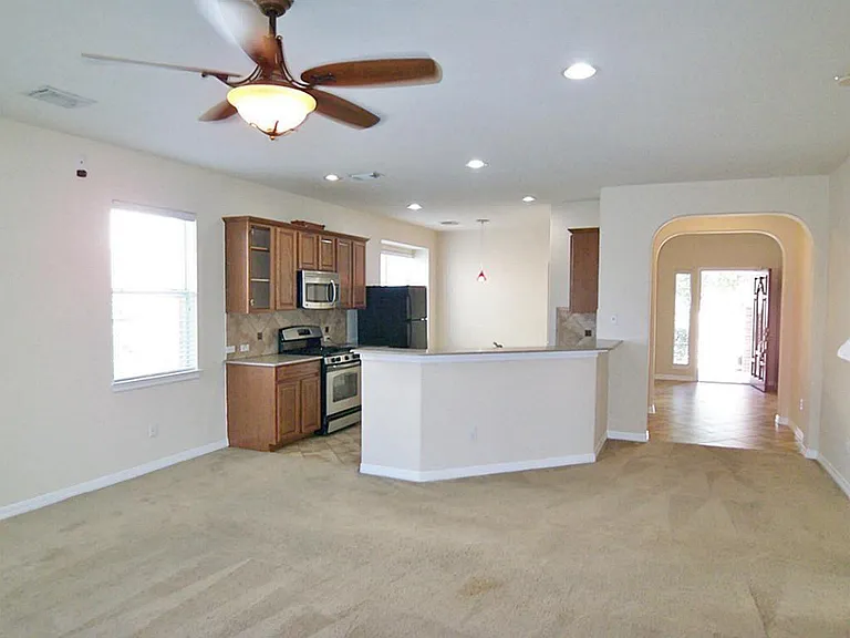 17207 Mossbriar Ln — Photo 10