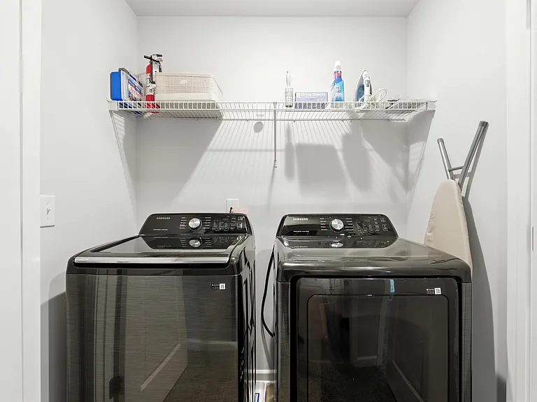611 W Vincent Dr — Photo 18