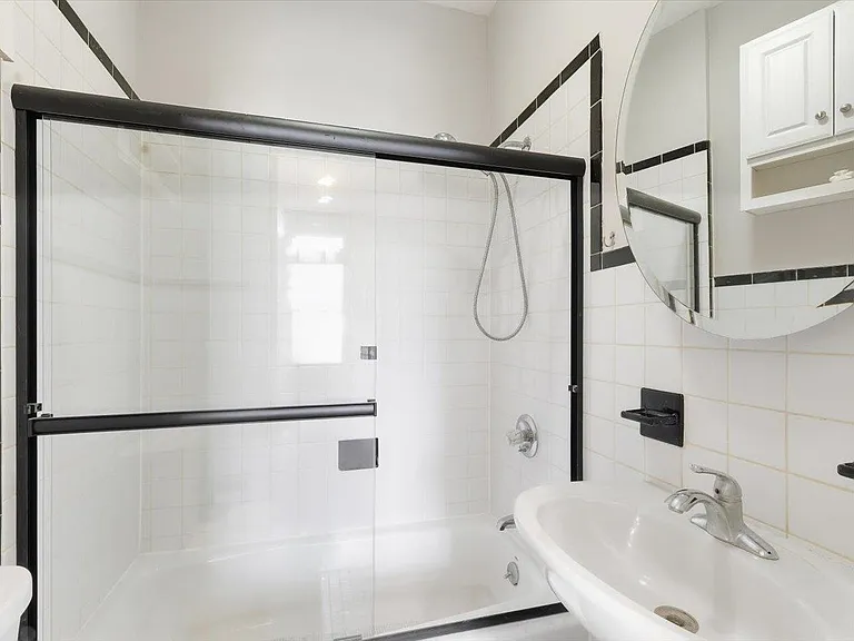 1034 Park Ave #2 — Photo 10