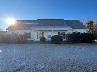 104 Norris Ct, Raeford, NC 28376