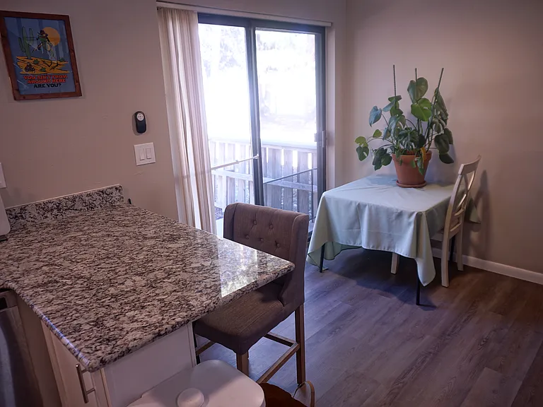 538 Strachan Dr — Photo 4