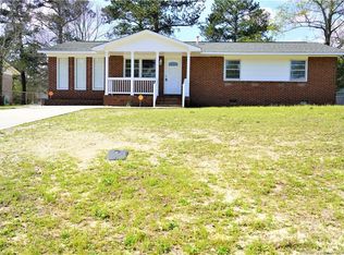 1830 Dewsberry Pl, Fayetteville, NC 28304
