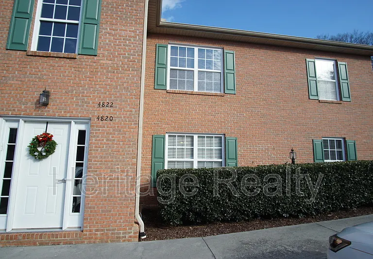 4820 Poplar Crest Way — Photo 1