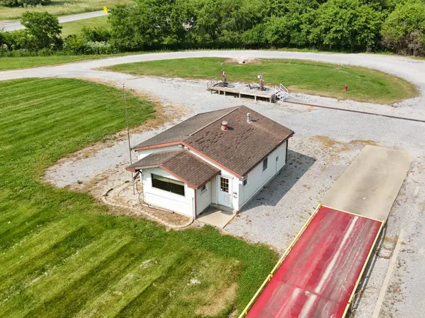 12258 Highway 1, Mount Carmel, IL 62863