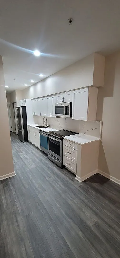 Main Place Apartments — Photo 1