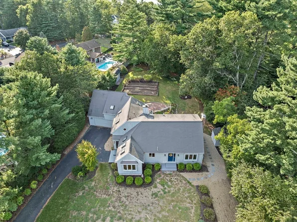 3 Howard Dr, Plymouth, MA 02360