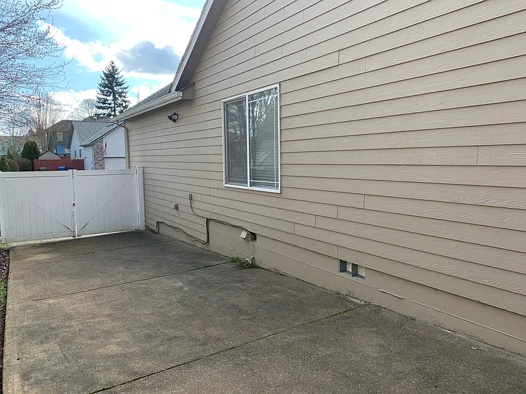 2895 Vintage Ave SE — Photo 47