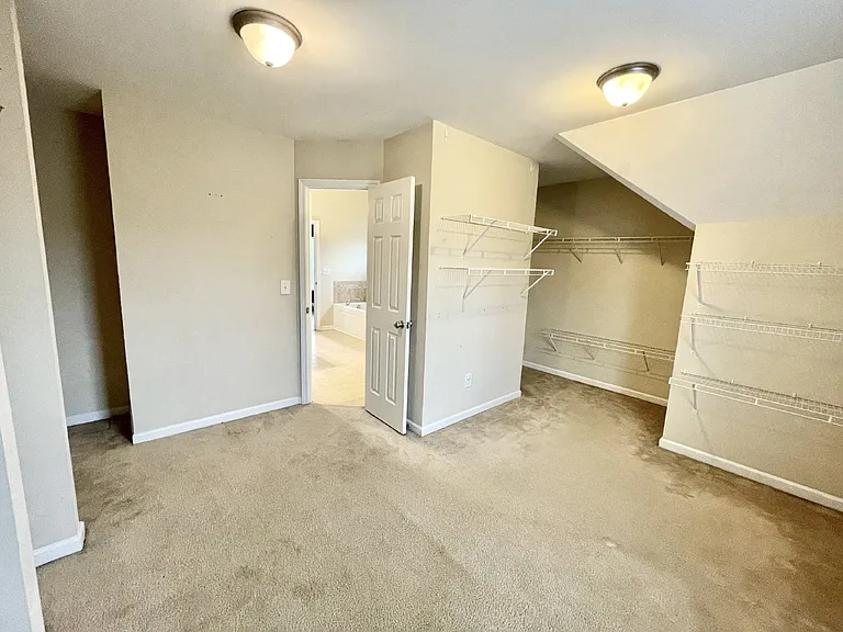 311 Highgrove Dr — Photo 3